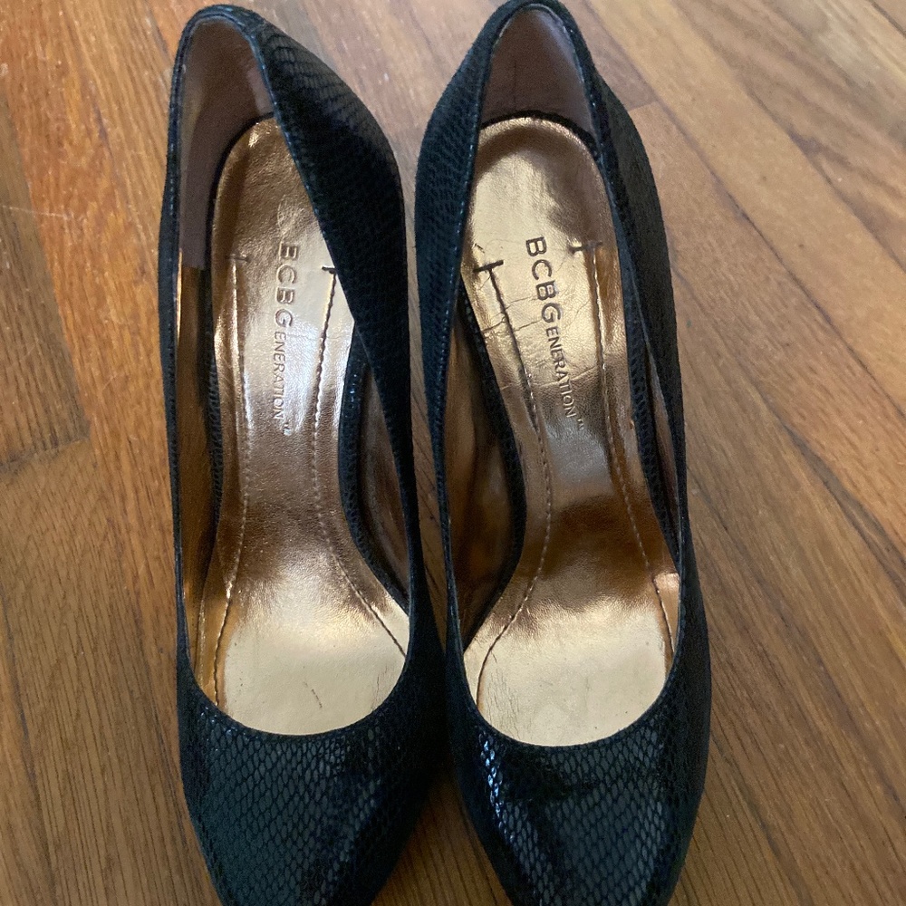 BCBGeneration Parade Black Leather Soft Snake Platform‎ Pumps